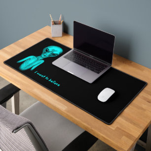 Grey Alien , I want to believe Desk Mat