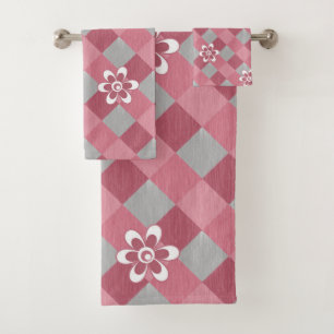 Grey and pink plaid with chamomile flowers bath towel set