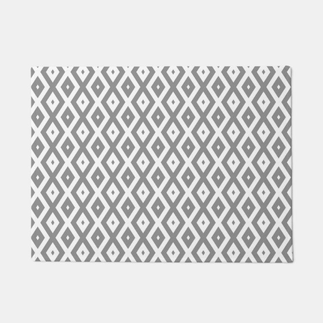 Grey and white diamond pattern doormat (Front)