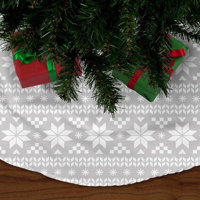 Grey and White Fair Isle Pattern Brushed Polyester Tree Skirt (Creator Uploaded)