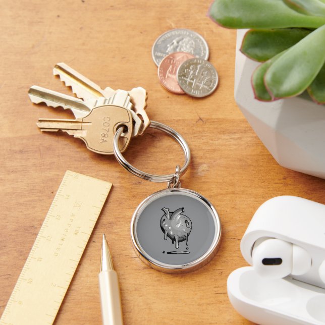 grey heart key ring (Desk)