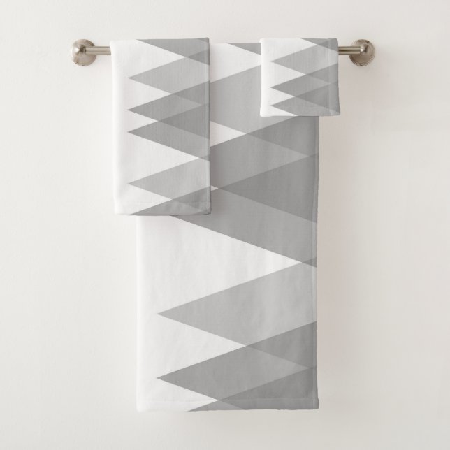 Grey triangles bath towel set (Insitu)