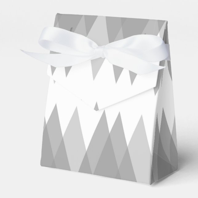 Grey triangles favour box (Front Side)
