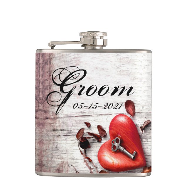 Groom Whiskey Flask Country Wood Key to my Heart R (Front)