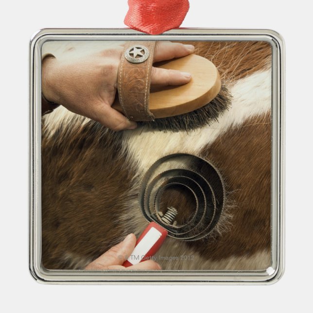 Grooming horse metal tree decoration (Front)