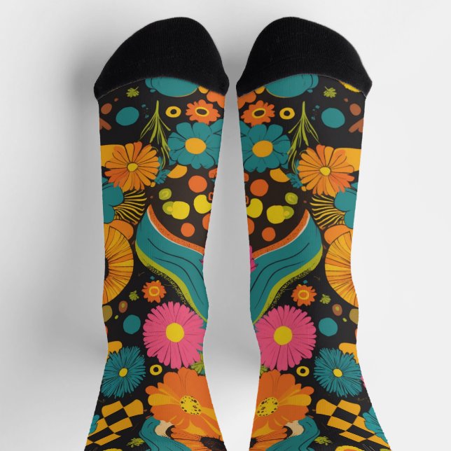 Groove Waves 70s Psychedelic Line Pattern Socks (Top)