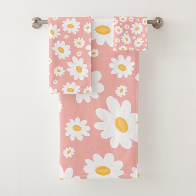 Groovy Blush Boho Daisy Floral Garden Pattern Bath Towel Set (Insitu)