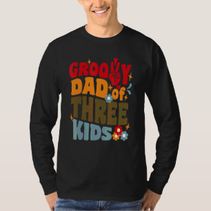 Groovy Dad Of Three Kids Retro Wavy 70s Vintage Fa T-Shirt