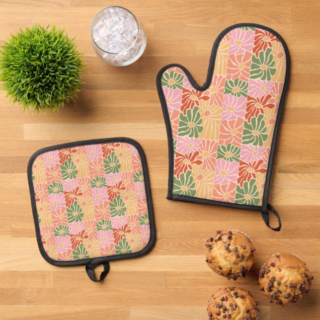 Groovy Retro Floral  Oven Mitt & Pot Holder Set (Top Down)