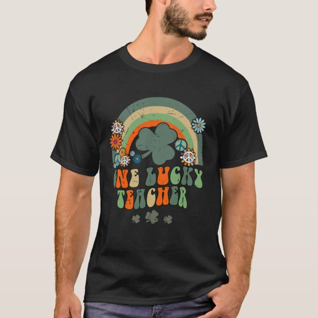 Groovy Retro One Lucky teacher Rainbow St Patrick' T-Shirt (Front)