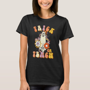 Groovy Trick Or Teach Funny Teacher Halloween Cost T-Shirt