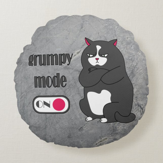 Grumpy mode on funny fat cat  round cushion (Front)