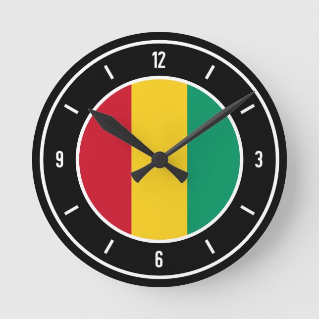 Guinea Flag Elegant Round Clock (Front)