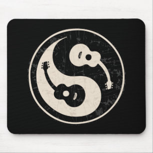 guit-yang1-blk-tan-T Mouse Mat