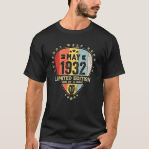 Guitar Pick Legends Were Born In May 1932 Guitar T-Shirt