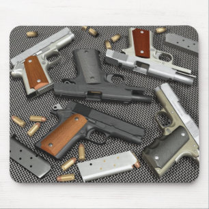 GUNS! MOUSE MAT