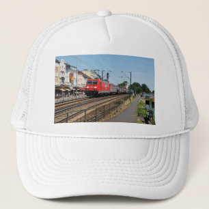 Güterzug in Rüdesheim am Rhein Trucker Hat