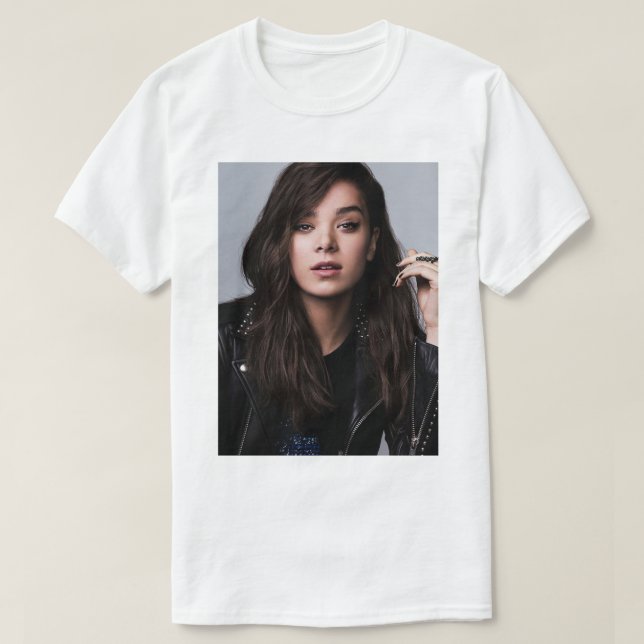 Hailee Steinfeld (2) T-Shirt (Design Front)