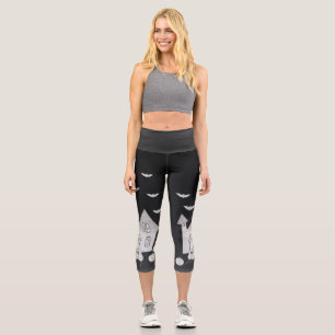 Halloween night with Haunted House, Bats, Pumpkins Capri Leggings