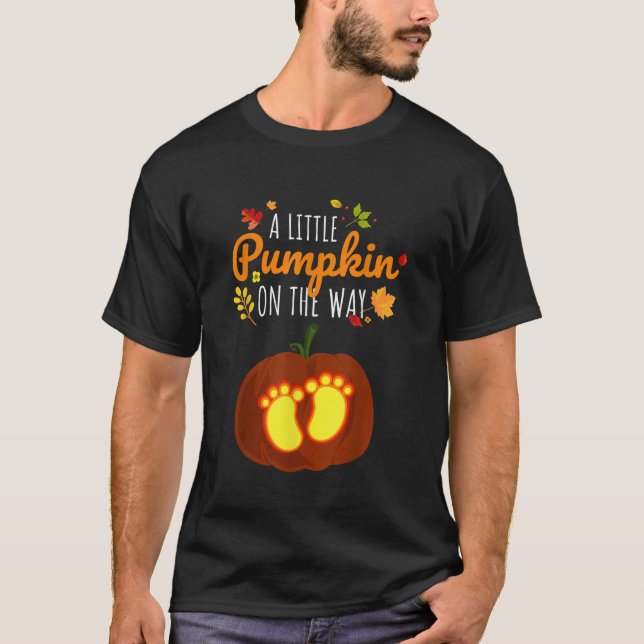 Halloween Pregnancy Pumpkin Gifts Cute Expecting M T-Shirt (Front)