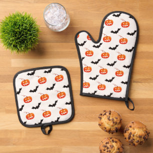 Halloween Pumpkins and Bats, Trick or Treat, Boo Oven Mitt & Pot Holder Set