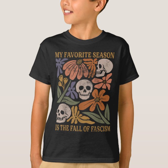Halloween Retro My Favourite Season Is The Fall Of T-Shirt (Front)