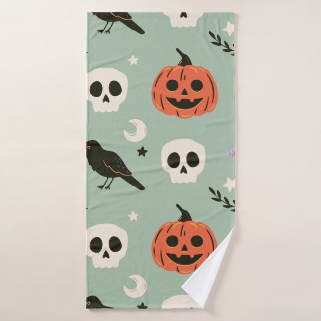 Halloween seamless pattern with ravens, skulls and bath towel (Bath Towel)