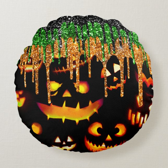Halloween Spooky Jack O Lanterns  Round Cushion (Front)