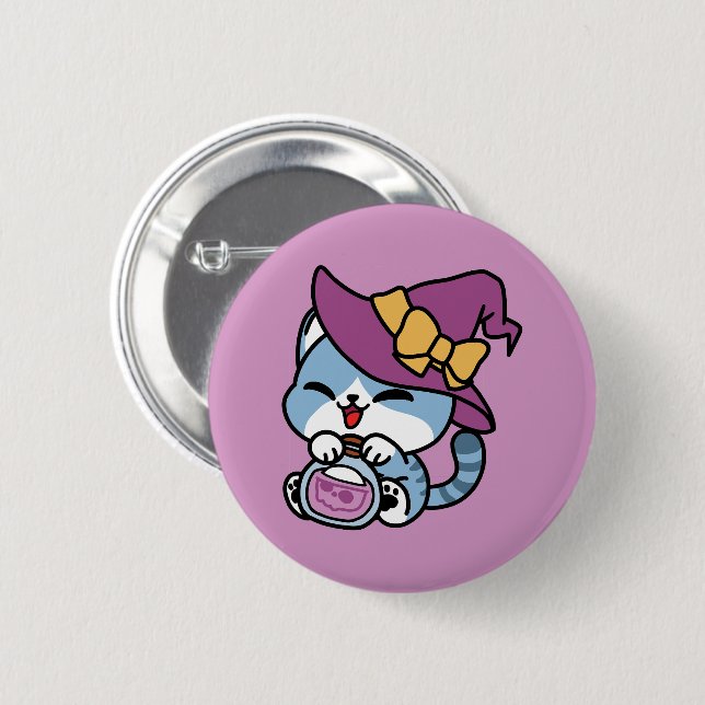 Halloween Tabby Cat – Witch Hat & Potion Art 6 Cm Round Badge (Front & Back)