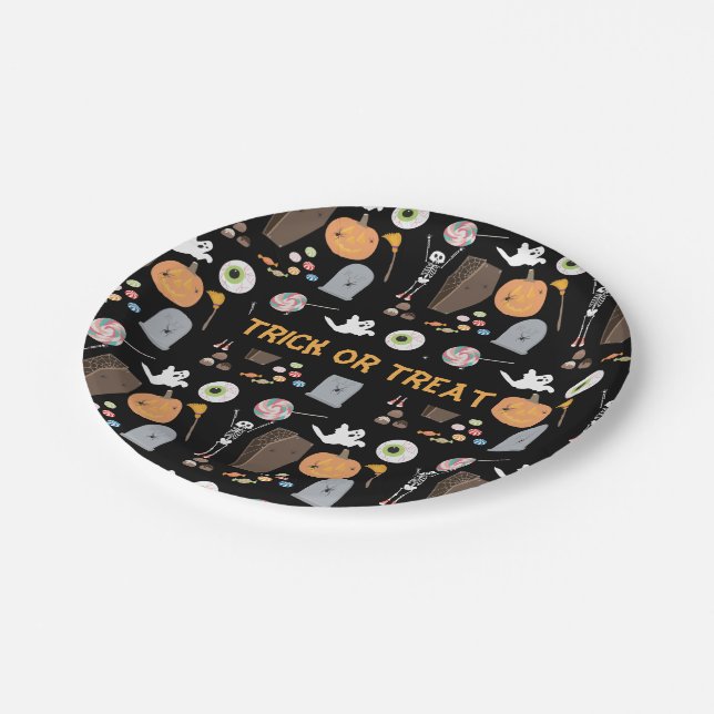 Halloween Trick or Treat Kids Halloween Party Paper Plate (Angled)