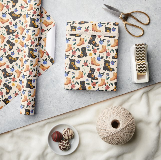 Hand-Drawn Floral Boots &Prosecco Seamless Pattern Wrapping Paper (Crafts)