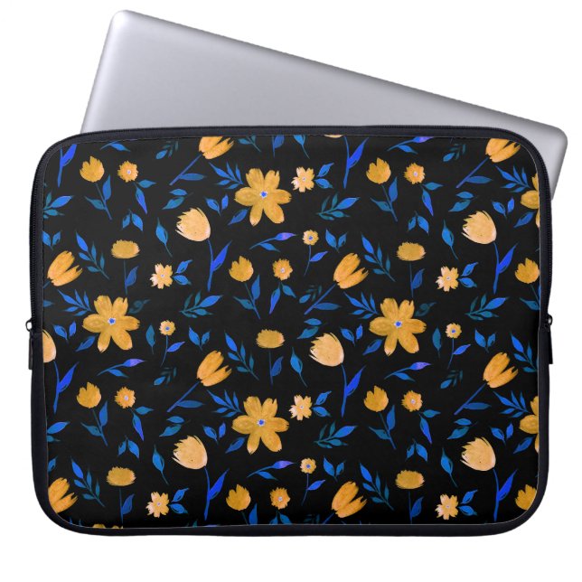 Hand-drawn watercolor flowers and leaves pattern. laptop sleeve (Front)