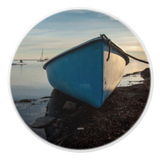 Handle of door, photograph of a boat ceramic knob