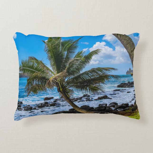 Hanging around... decorative cushion (Front)