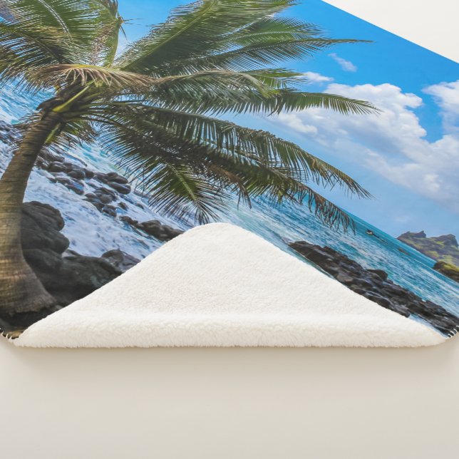 Hanging around... sherpa blanket (3/4)