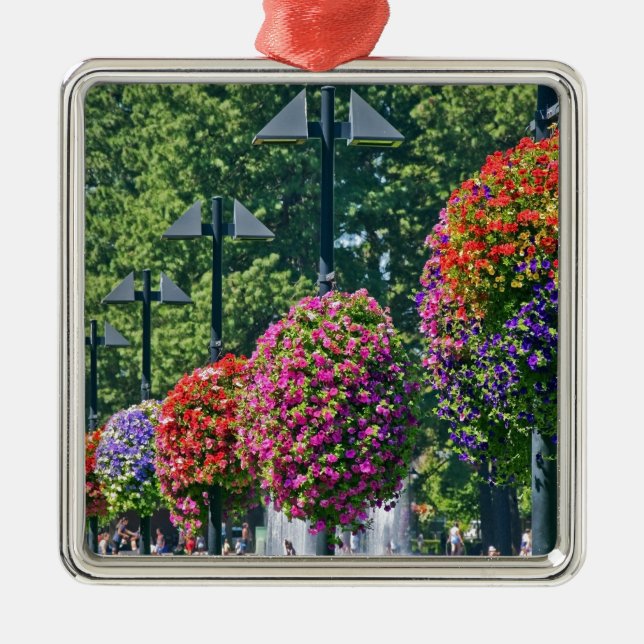 Hanging Flower Baskets Metal Tree Decoration (Front)