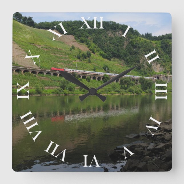 Hangviadukt Pünderich mit Personenzug Square Wall Clock (Front)