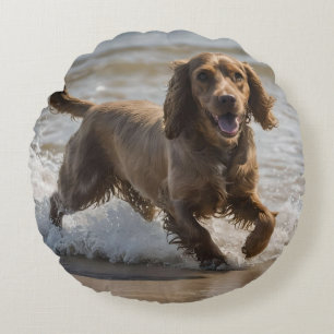 Happy Cocker Spaniel Beach Fun Day, Round Cushion