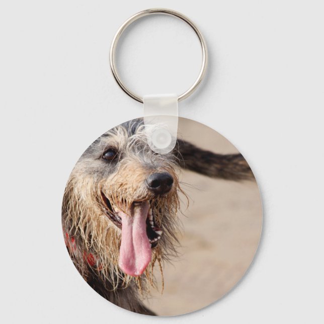 Happy dog on a beach key ring (Front)