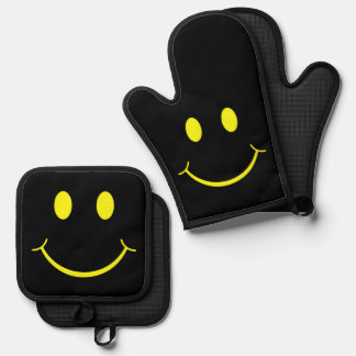Happy Face Graphic Black Yellow Oven Mitt & Pot Holder Set
