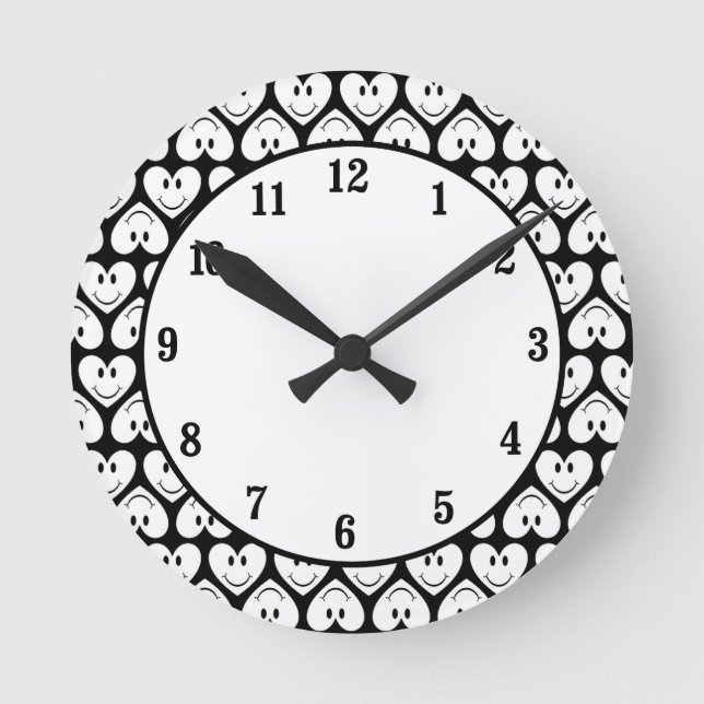 Happy Face Heart Round Clock (Front)