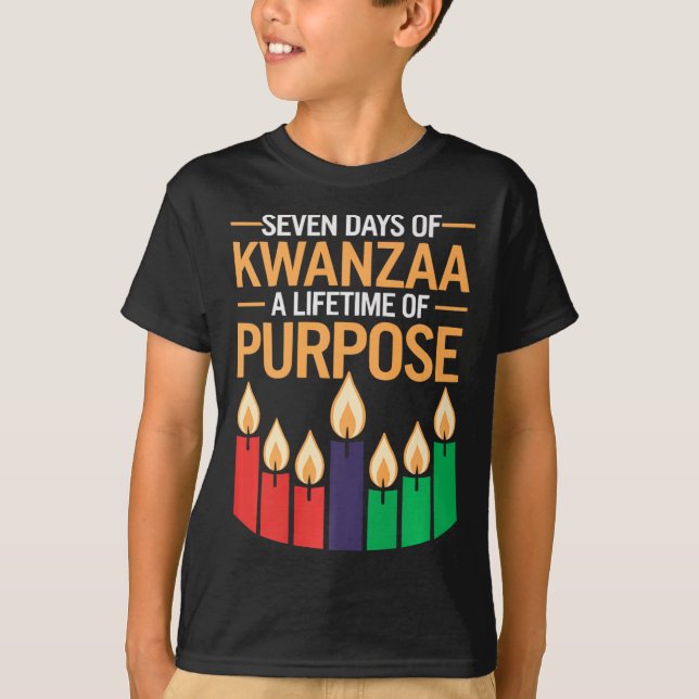 Happy Kwanzaa Candles Africa Holiday African Ameri T-Shirt (Front)