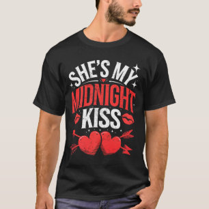 Happy New Year Couples She's My Midnight Kiss Vale T-Shirt