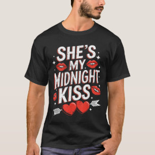 Happy New Year Couples She's My Midnight Kiss Vale T-Shirt