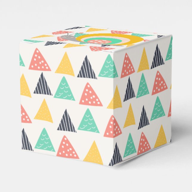 Happy Snail on Triangles Favour Box (Front Side)