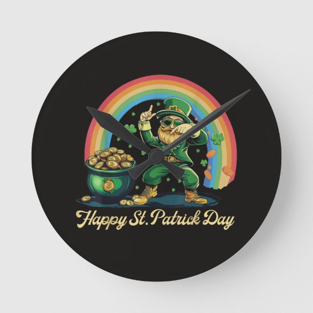 Happy St Patricks Day Funny Leprechaun Round Clock (Front)