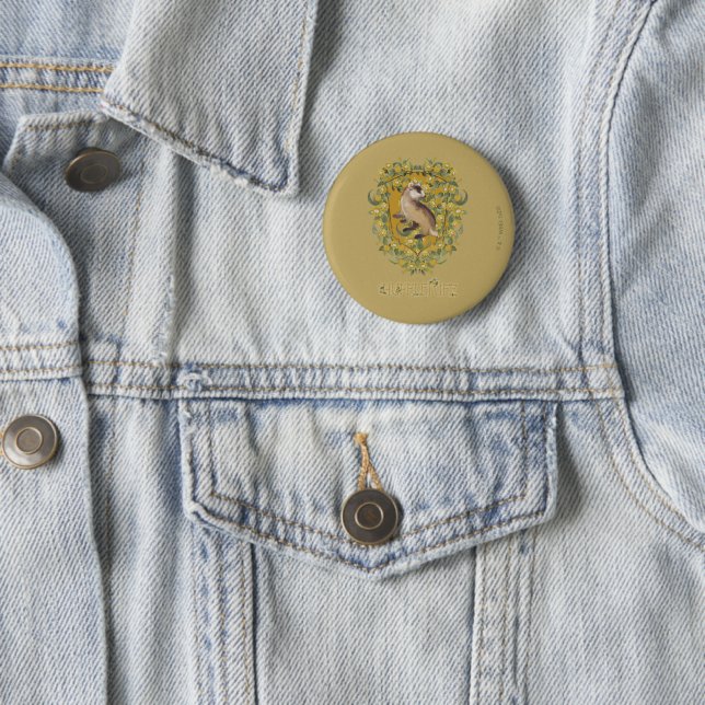 HARRY POTTER™ | HUFFLEPUFF™ Crest 6 Cm Round Badge (In Situ)