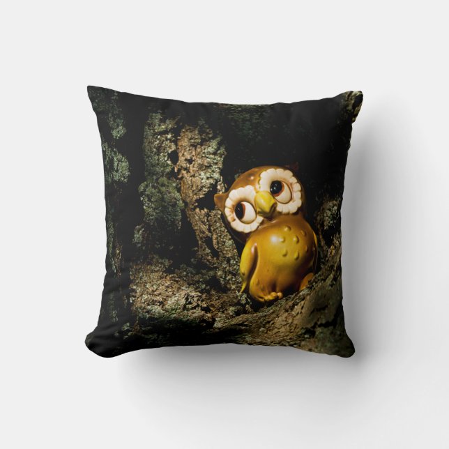 Harvey the Owl I Cushion (Front)