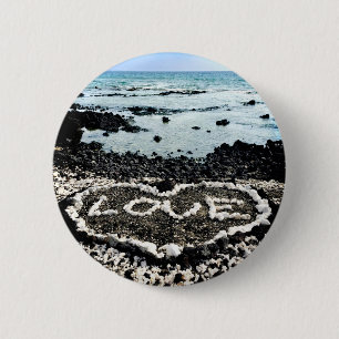 Hawaii black sand beach love coral heart photo 6 cm round badge