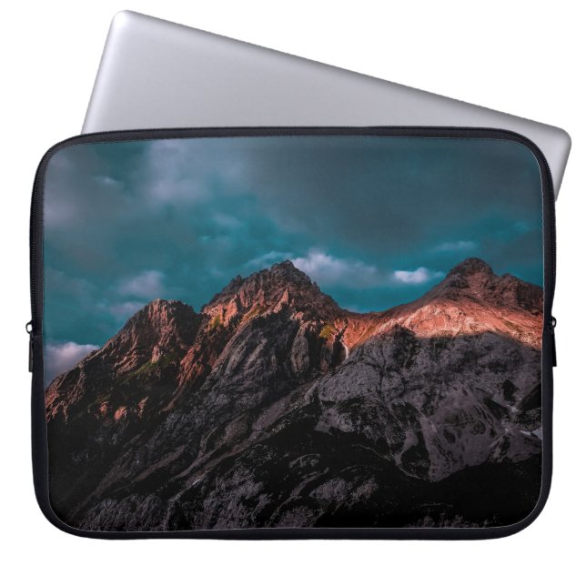 HAWAII VOLCANO DIGITAL WALLPAPER LAPTOP SLEEVE (Front)